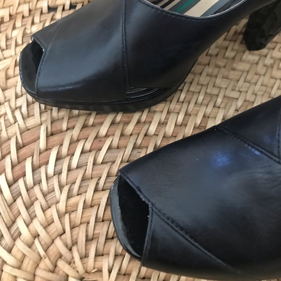 Kenneth Cole Reaction black pumps , size 7.5 M - Picture 6 of 7